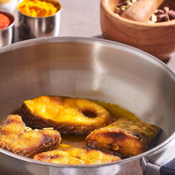 Fish deep frying for doi maach