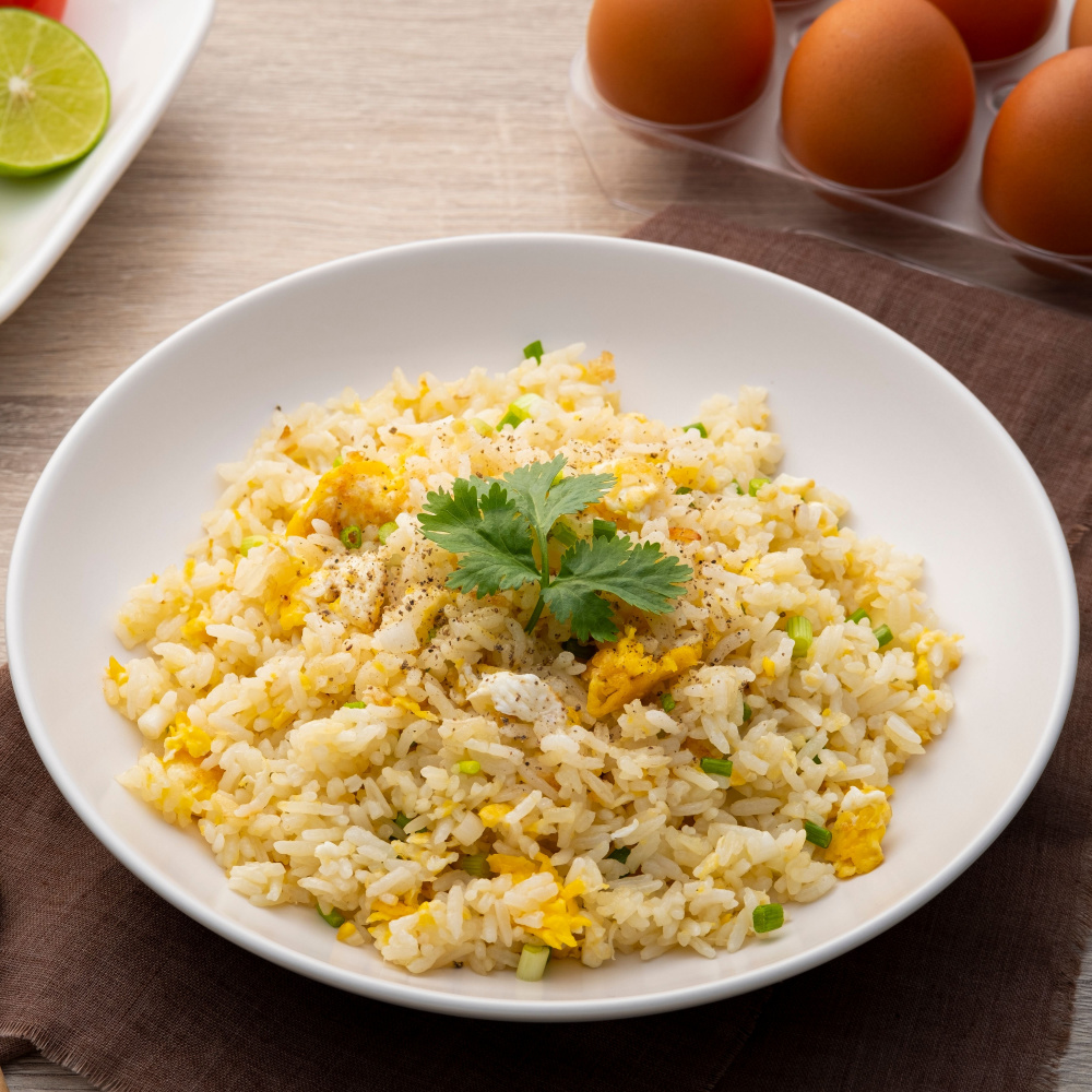 Cook a delicious Chinese garlic and egg fried rice recipe in minutes.