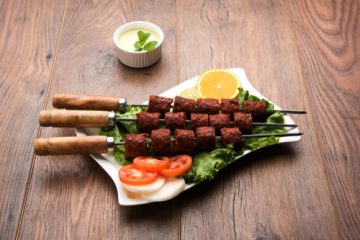 Nazaqati Boti Kebab on a tray